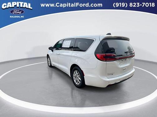 2024 Chrysler Pacifica Touring-L