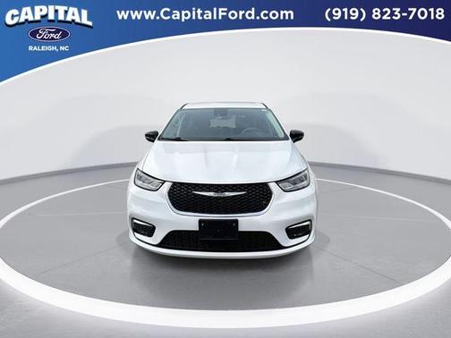 2024 Chrysler Pacifica Touring-L