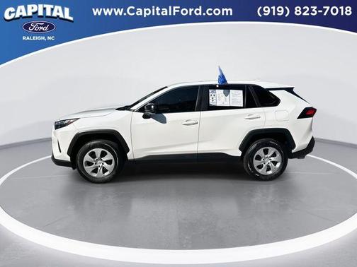 Ice 2025 Toyota RAV4 LE