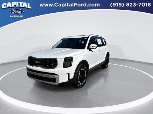 Glacial White Pearl 2024 Kia Telluride S