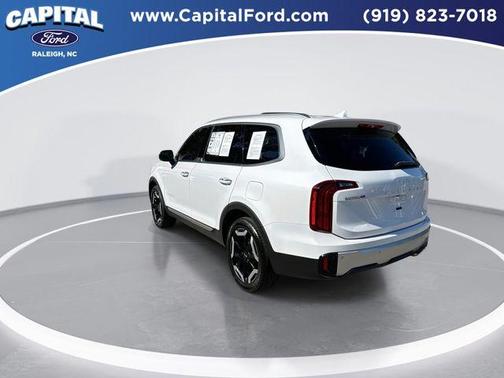 Glacial White Pearl 2024 Kia Telluride S