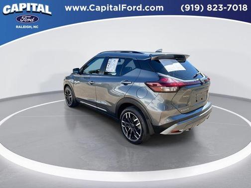 2023 Nissan Kicks SR
