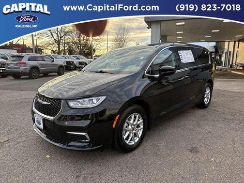 2024 Chrysler Pacifica Touring-L