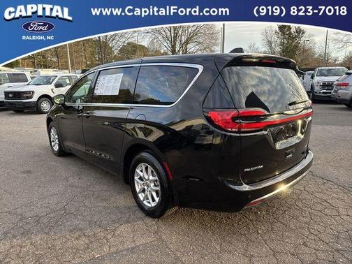 2024 Chrysler Pacifica Touring-L