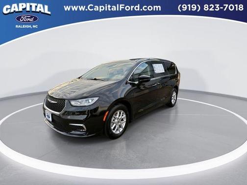 2024 Chrysler Pacifica Touring-L