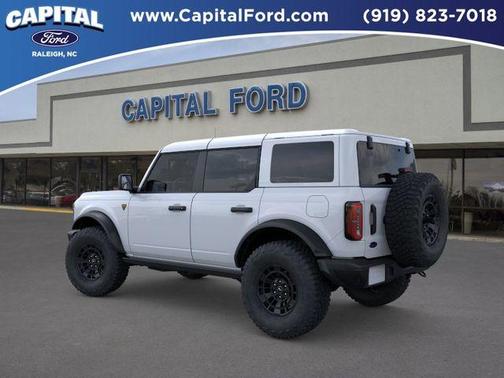 Oxford White 2026 Ford Bronco Badlands