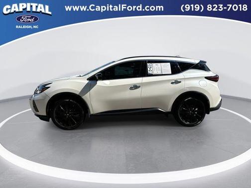 White 2023 Nissan Murano SV