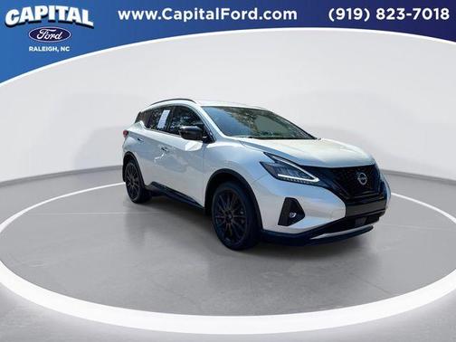 White 2023 Nissan Murano SV