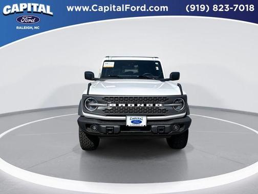 Oxford White 2025 Ford Bronco Badlands