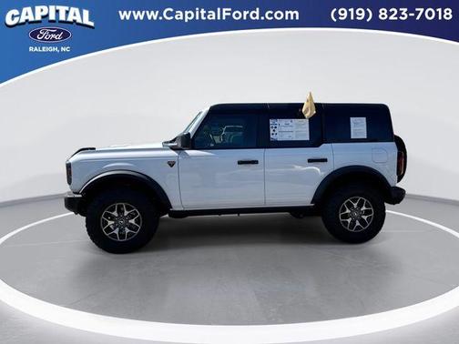 Oxford White 2025 Ford Bronco Badlands