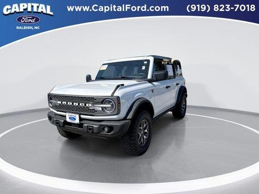 Oxford White 2025 Ford Bronco Badlands