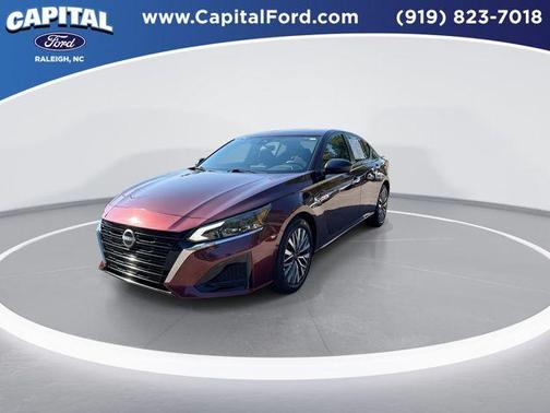 Garnet Pearl Me 2024 Nissan Altima 2.5 SV