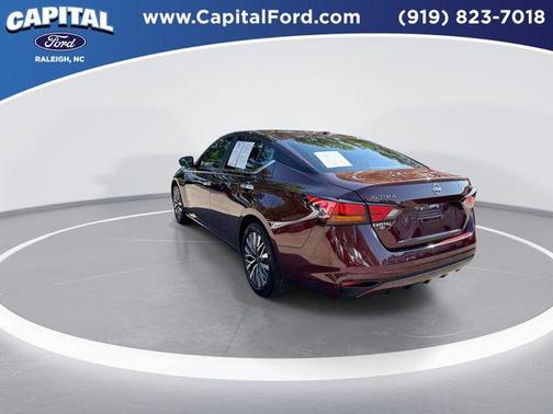 Garnet Pearl Me 2024 Nissan Altima 2.5 SV