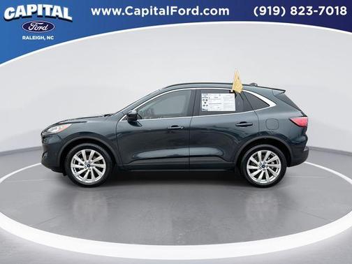 2022 Ford Escape Titanium Hybrid