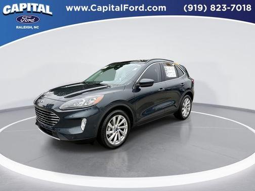 2022 Ford Escape Titanium Hybrid
