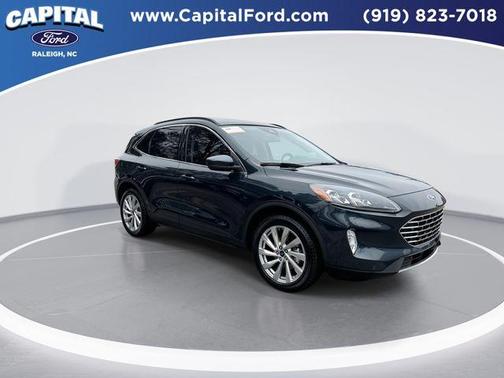 2022 Ford Escape Titanium Hybrid