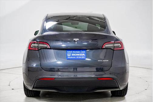 2022 Tesla Model Y Long Range Dual Motor All-Wheel Drive