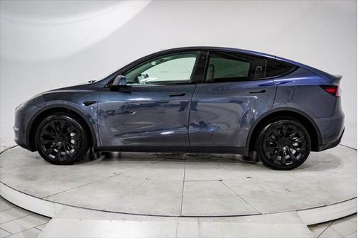 2022 Tesla Model Y Long Range Dual Motor All-Wheel Drive