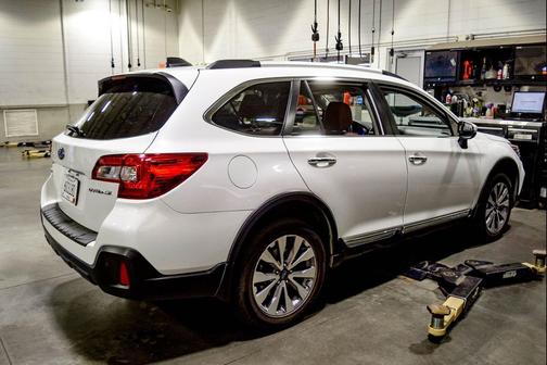 2019 Subaru Outback 2.5i Touring