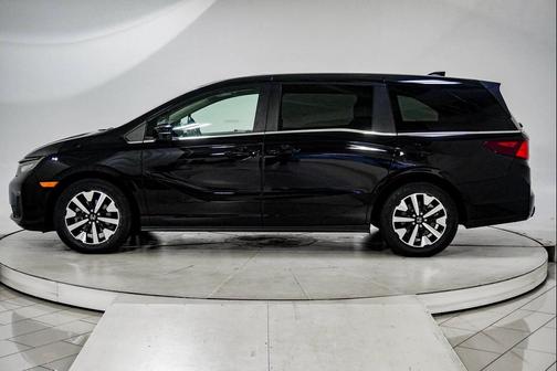 Crystal Black Pearl 2025 Honda Odyssey EX-L