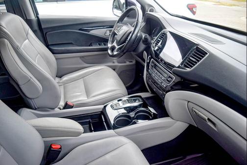 2019 Honda Pilot Touring 8-Passenger
