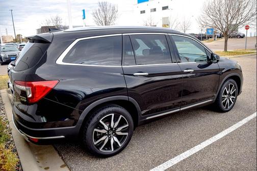 2019 Honda Pilot Touring 8-Passenger