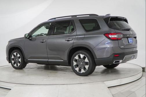 Modern Steel Metallic 2026 Honda Pilot Elite