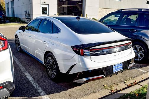 2025 Hyundai SONATA Hybrid Limited