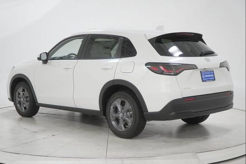 Platinum White Pearl 2026 Honda HR-V LX