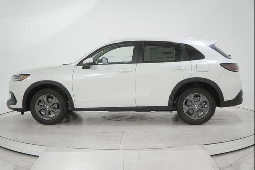 Platinum White Pearl 2026 Honda HR-V LX