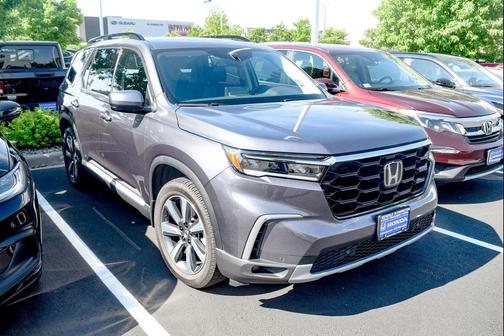 Modern Steel Metallic 2023 Honda Pilot Touring 8-Passenger