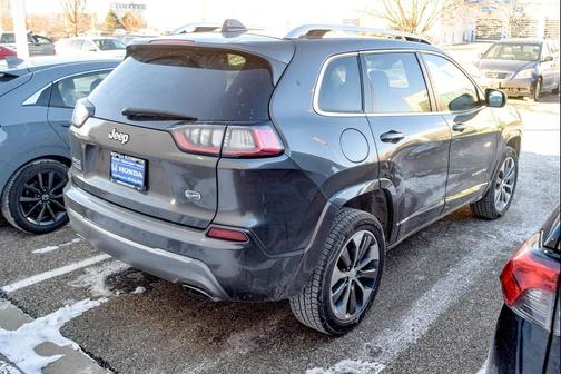 2019 Jeep Cherokee Overland