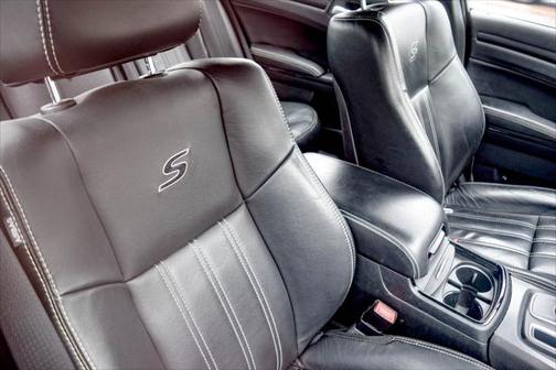 2016 Chrysler 300 S