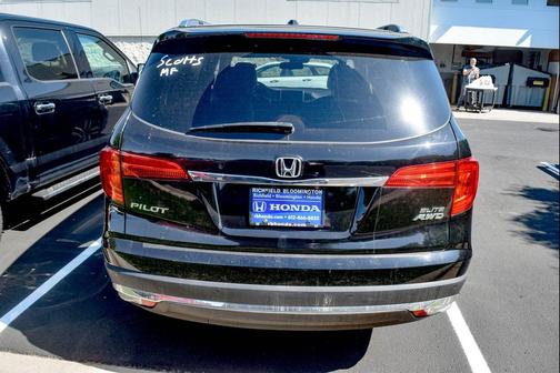 Crystal Black Pearl 2017 Honda Pilot Elite
