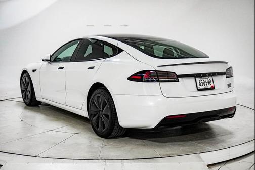 2023 Tesla Model S Plaid