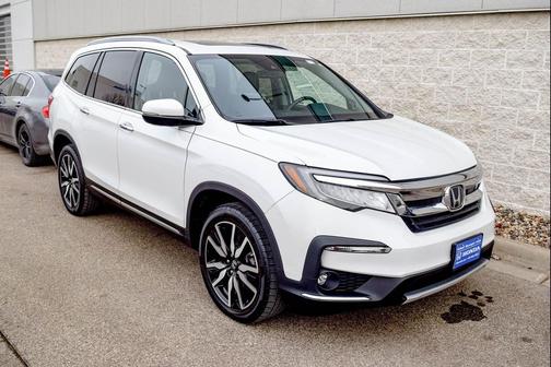 2022 Honda Pilot Touring 8-Passenger