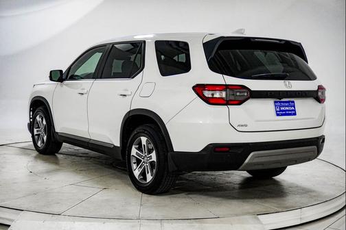 2023 Honda Pilot AWD EX-L 8 Passenger