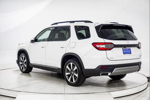 Platinum White Pearl 2024 Honda Pilot Elite