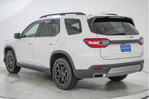 2025 Honda Pilot Touring 8-Passenger