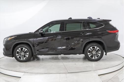 2020 Toyota Highlander Hybrid XLE