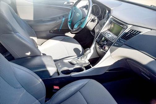 2011 Hyundai SONATA SE