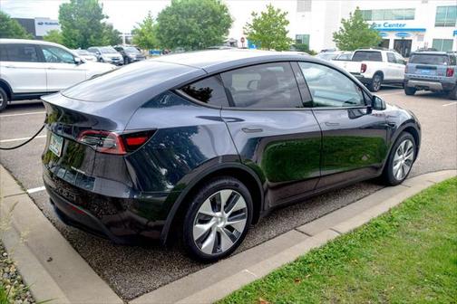 2024 Tesla Model Y Long Range Dual Motor All-Wheel Drive