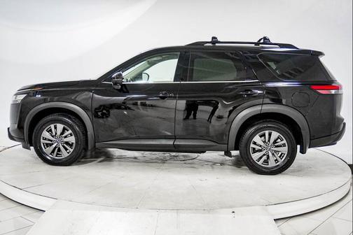 2022 Nissan Pathfinder SV 4WD