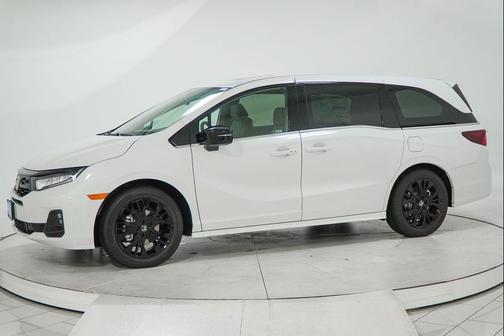 Platinum White Pearl 2026 Honda Odyssey Sport-L