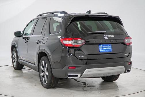 2025 Honda Pilot Touring 8-Passenger