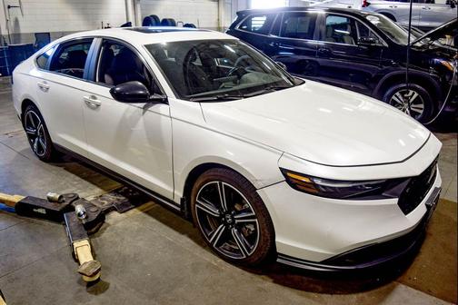 Platinum White Pearl 2023 Honda Accord Hybrid Sport