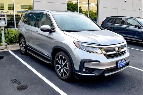 Lunar Silver Metallic 2019 Honda Pilot Touring 8-Passenger