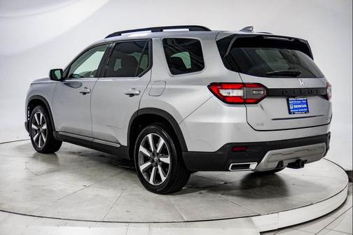 2024 Honda Pilot Touring 8-Passenger