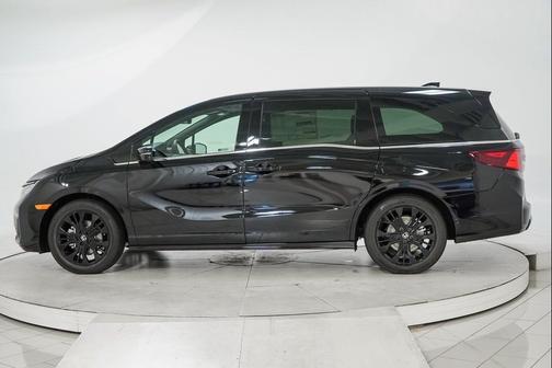 Crystal Black Pearl 2026 Honda Odyssey Sport-L