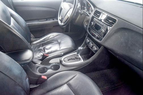 2013 Chrysler 200 Limited